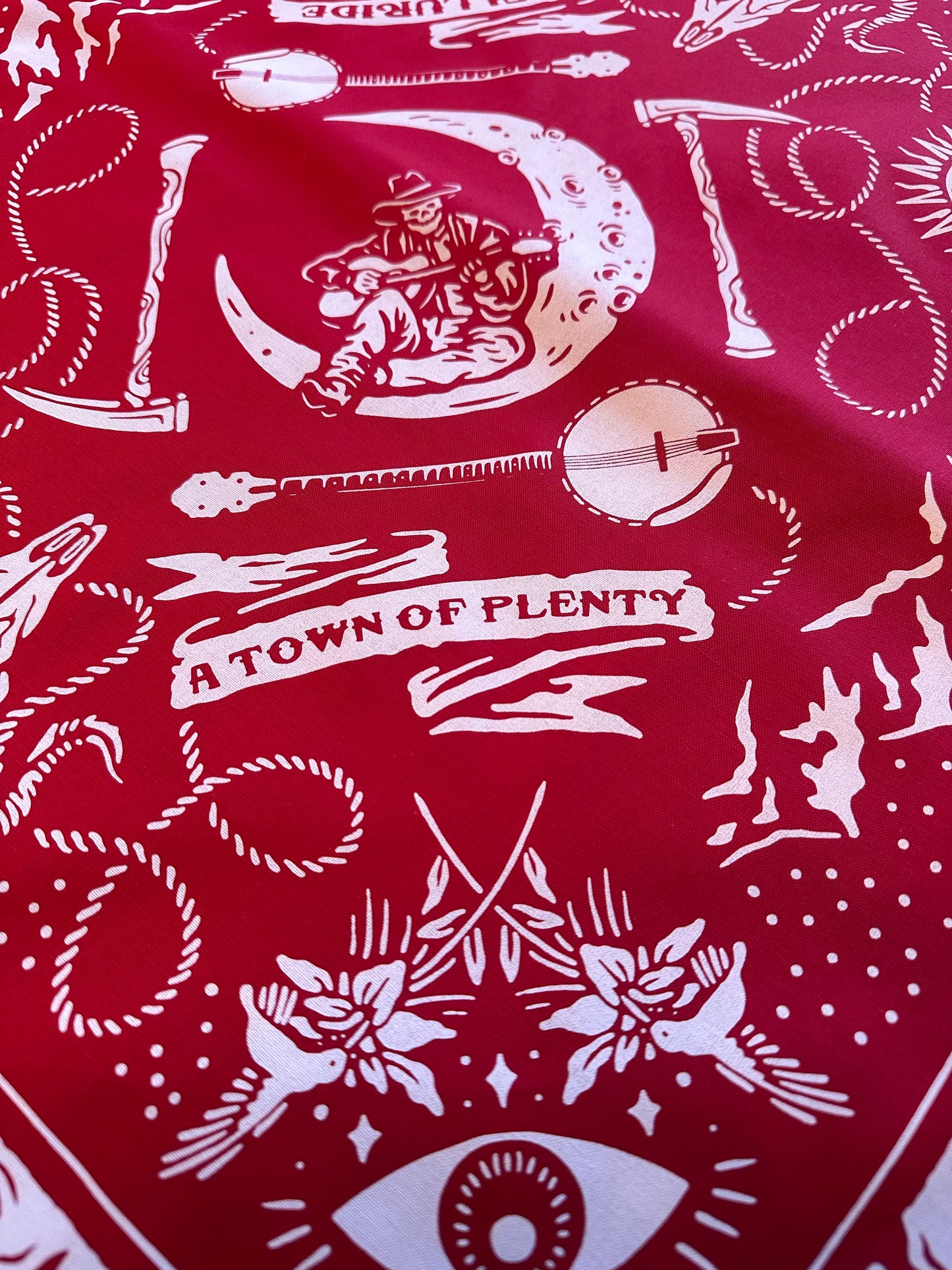 Telluride Cowboy Moon Bandana - Red