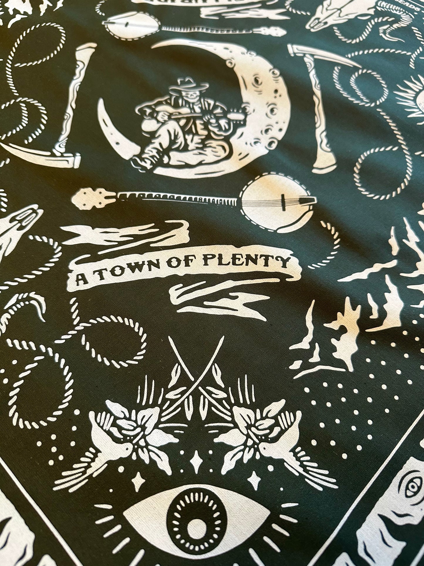 Telluride Cowboy Moon Bandana - Olive